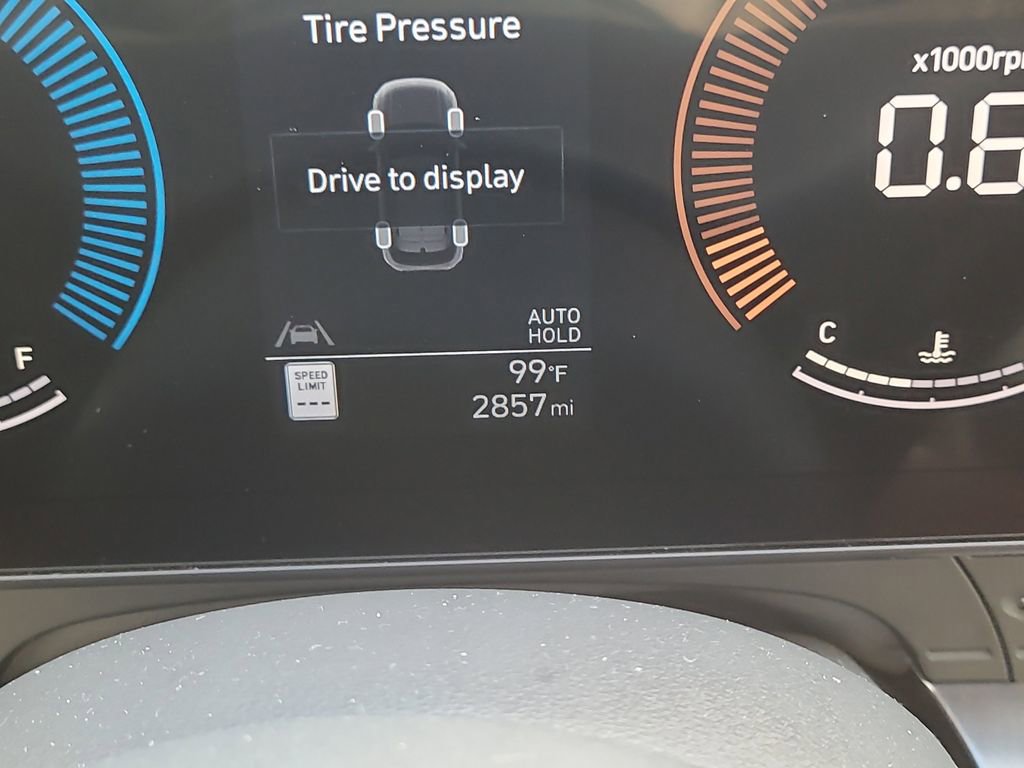 2025 Hyundai Kona SEL photo 26