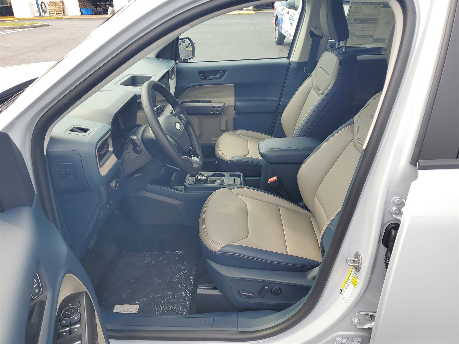 2025 Ford Maverick Lariat photo 11