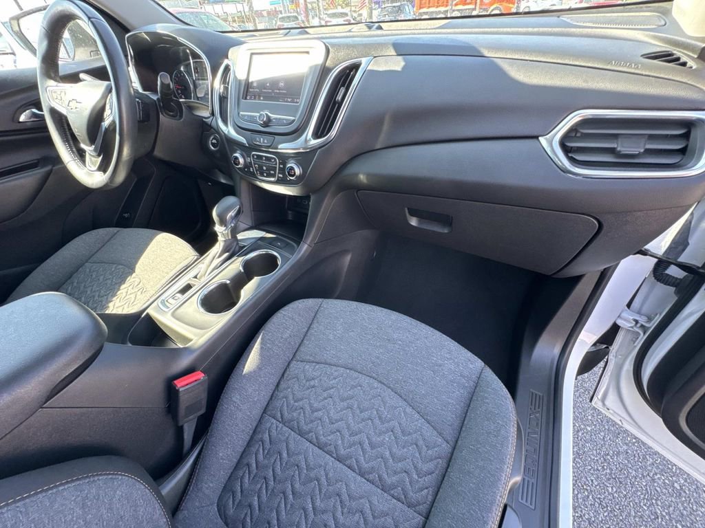 2022 Chevrolet Equinox LT photo 10