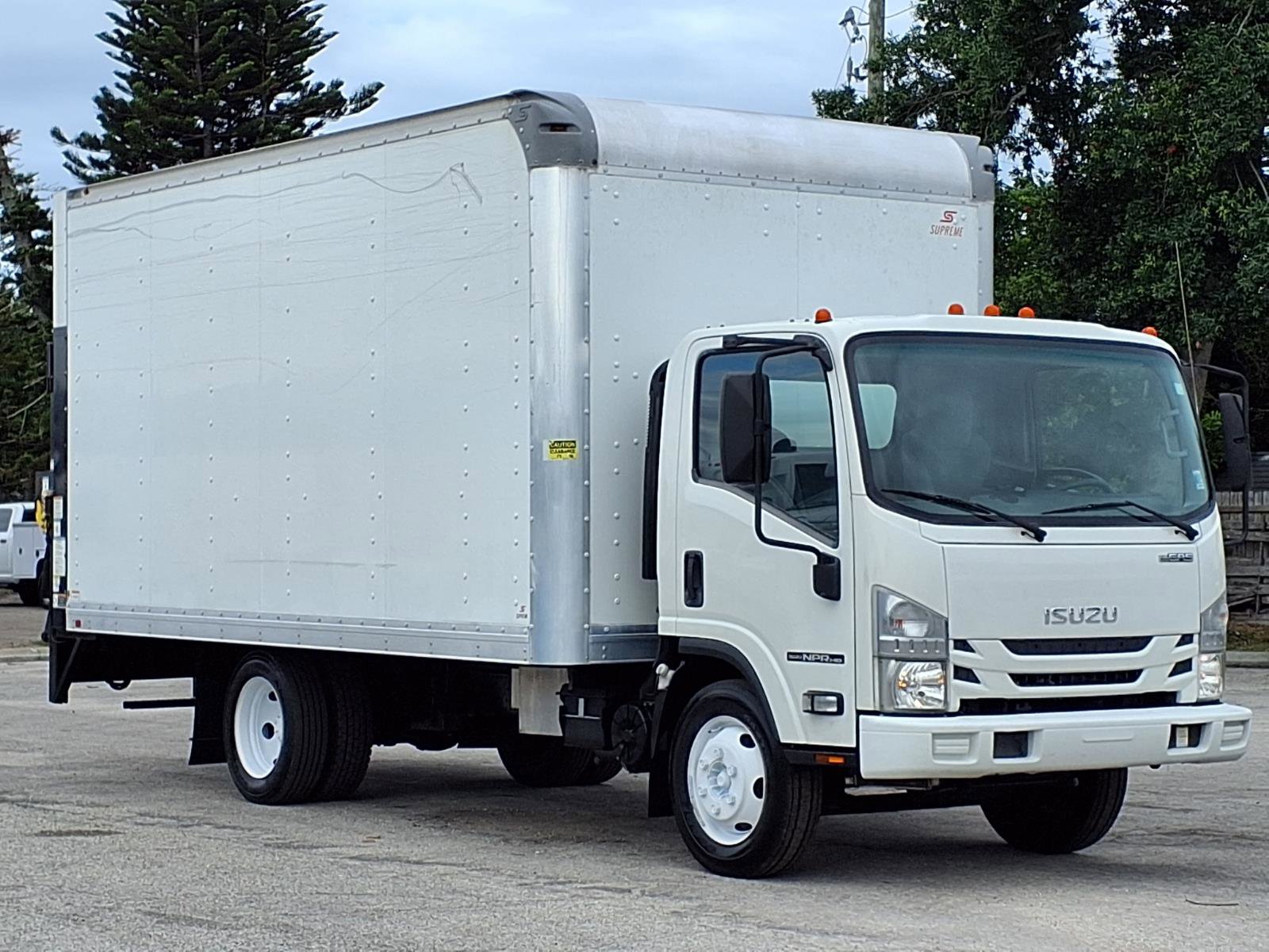 2020 Isuzu NPR-HD's photo