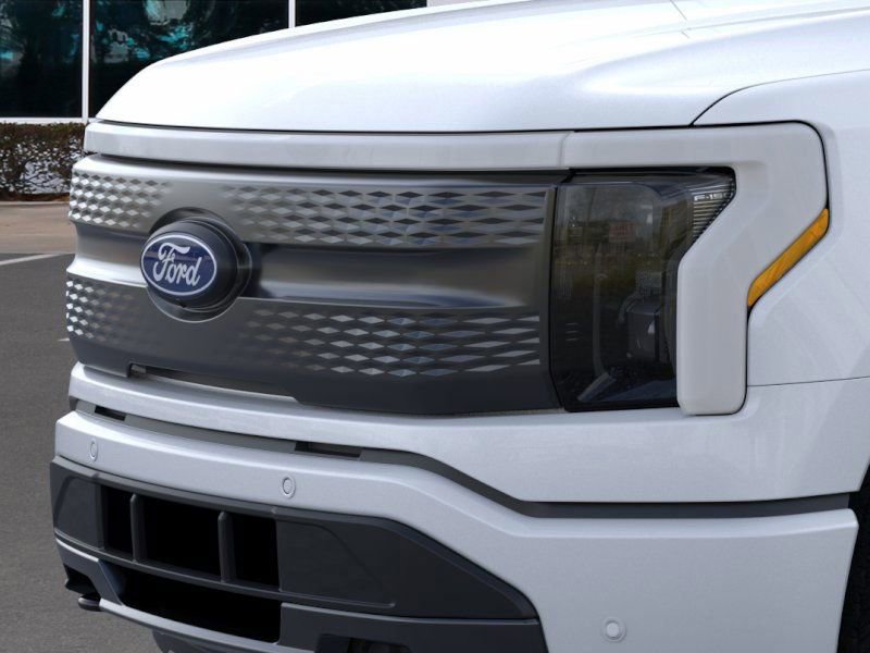 2025 Ford F-150 Lightning Flash - Photo 17