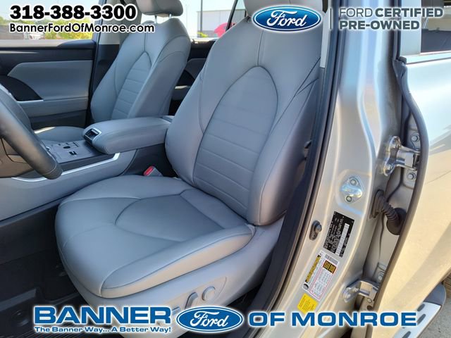 2024 Toyota Highlander LE photo 14