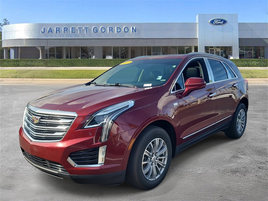 2017 Cadillac XT5 Luxury photo 2