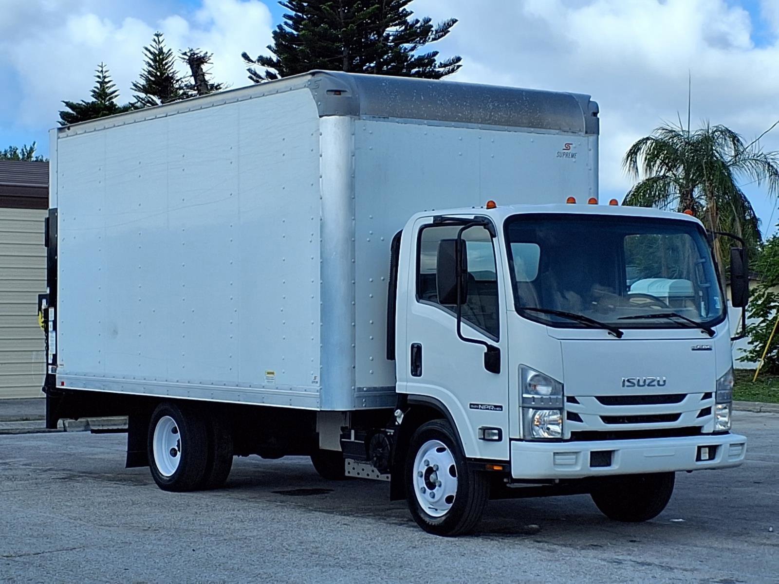 2020 Isuzu NPR-HD's photo