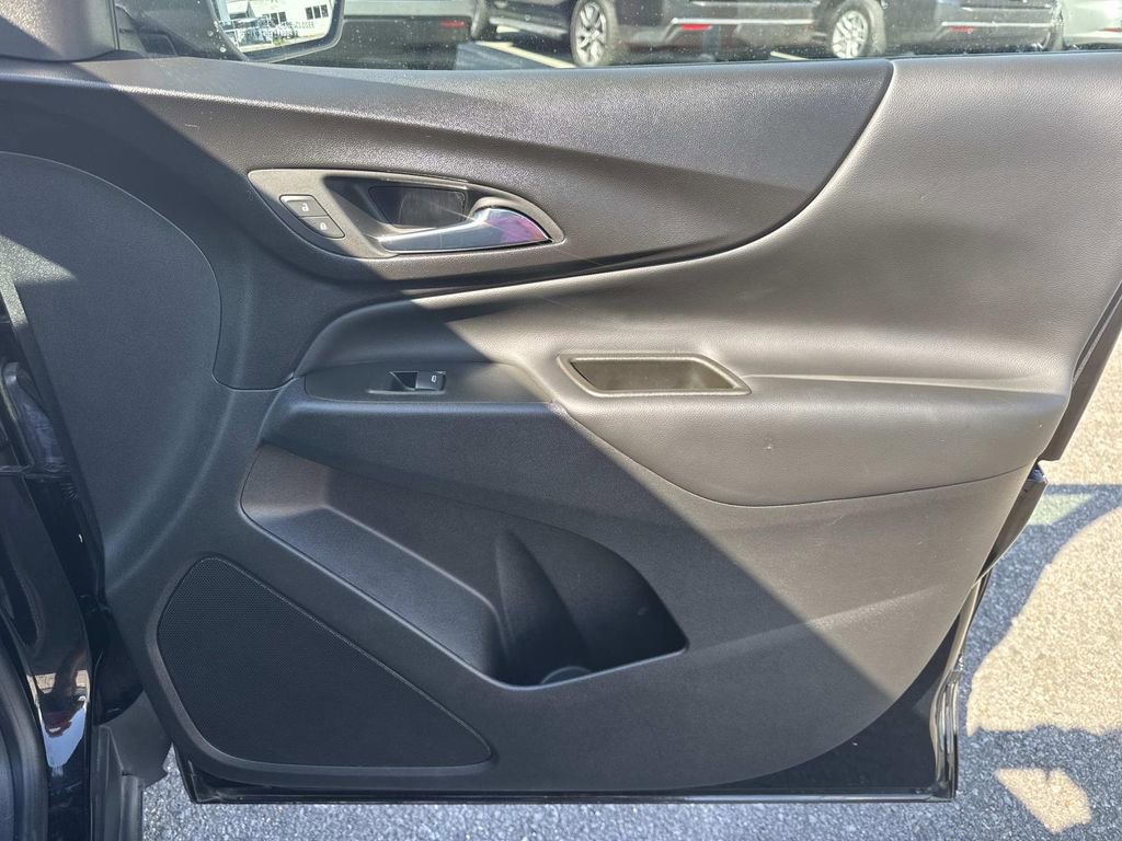 2022 Chevrolet Equinox LT photo 12