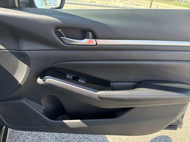 2023 Nissan Altima 2.5 SV photo 11