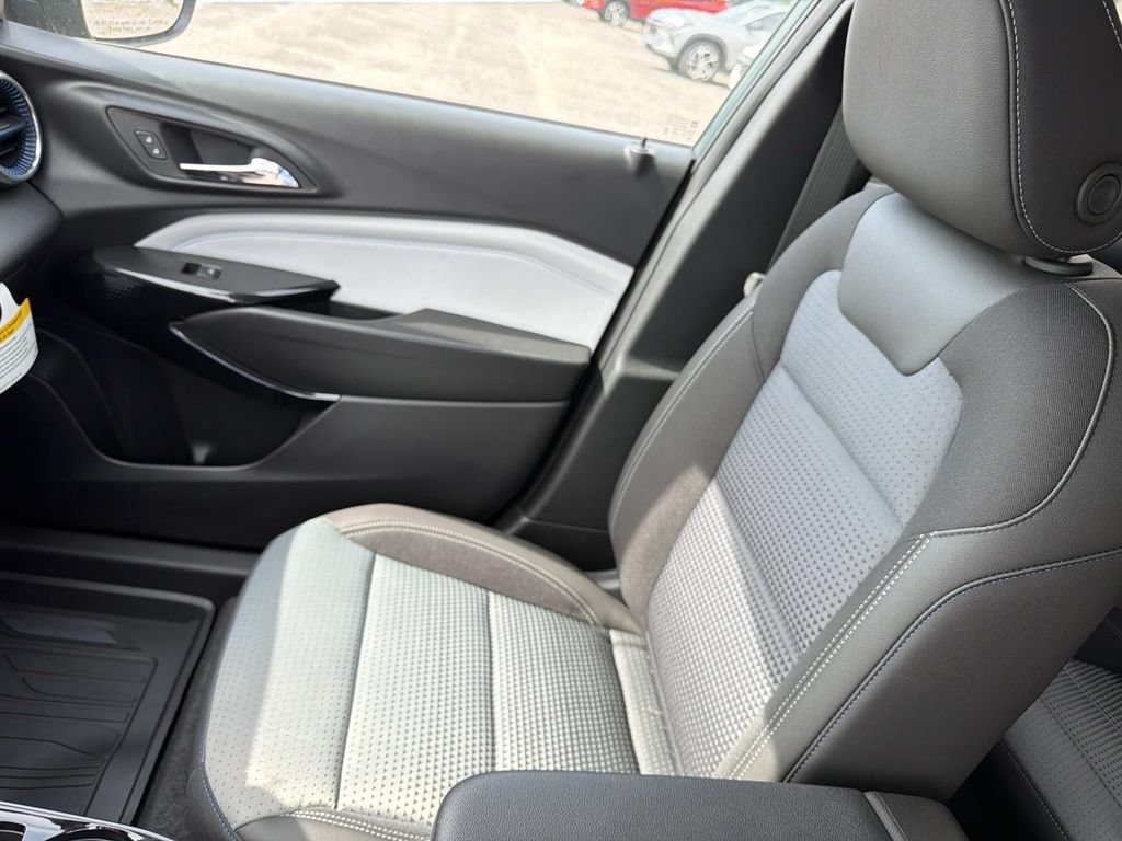 2026 Chevrolet Trax LT - Photo 16