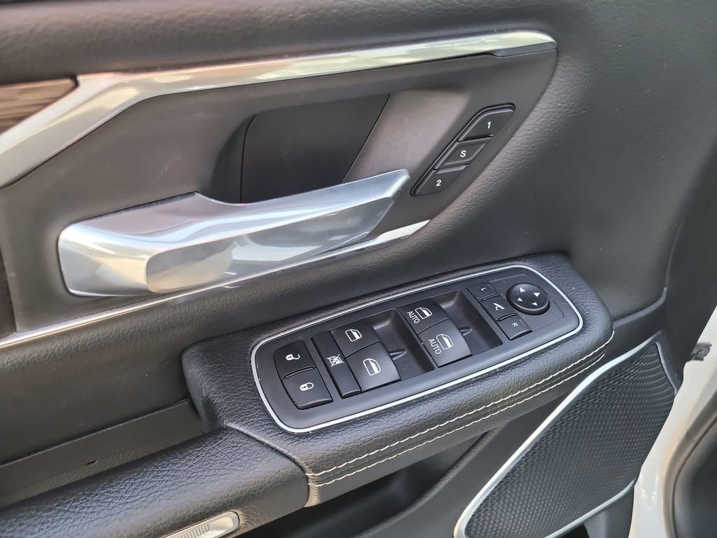 2020 Ram 1500 Laramie photo 13