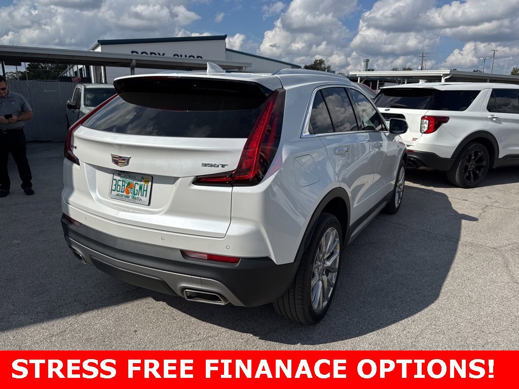 2022 Cadillac XT4 Premium Luxury photo 2