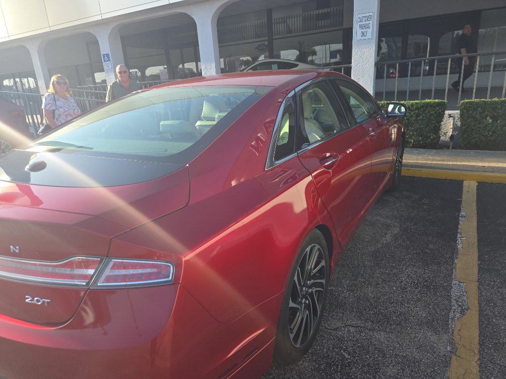 2020 Lincoln MKZ Standard photo 3