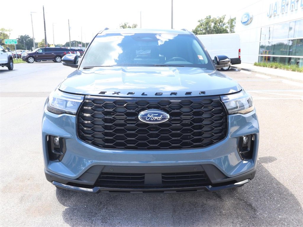 2025 Ford Explorer ST-Line photo 3