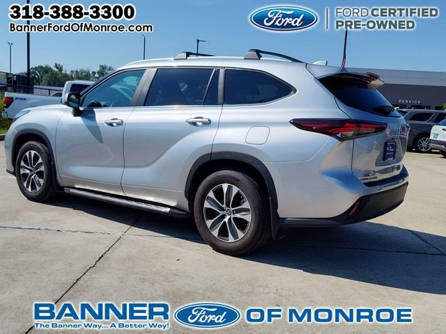 2024 Toyota Highlander LE photo 2