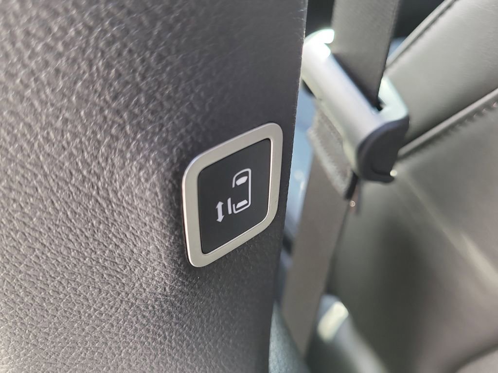 2026 Chrysler Voyager LX photo 6