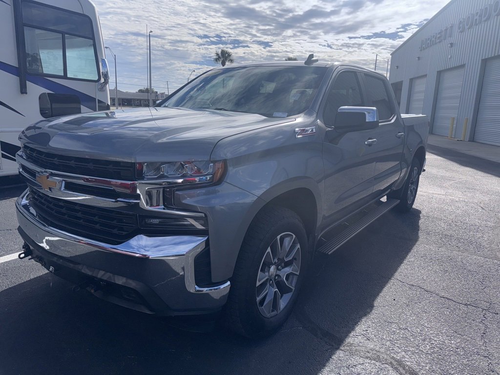 2019 Chevrolet Silverado 1500 LT photo 2