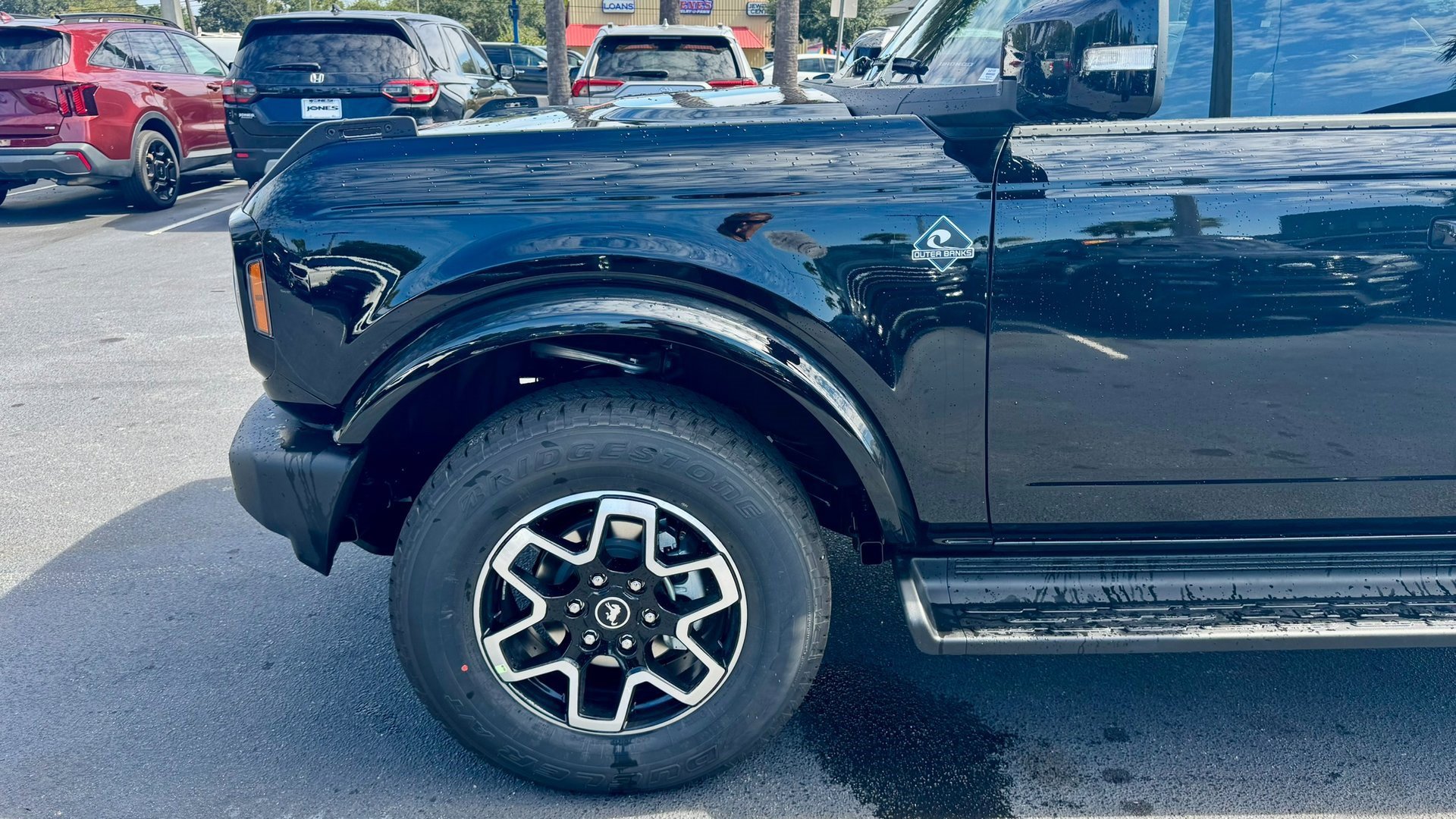 2025 Ford Bronco Outer Banks photo 9
