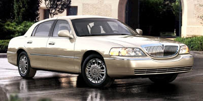 2011 Lincoln Town Car's photo