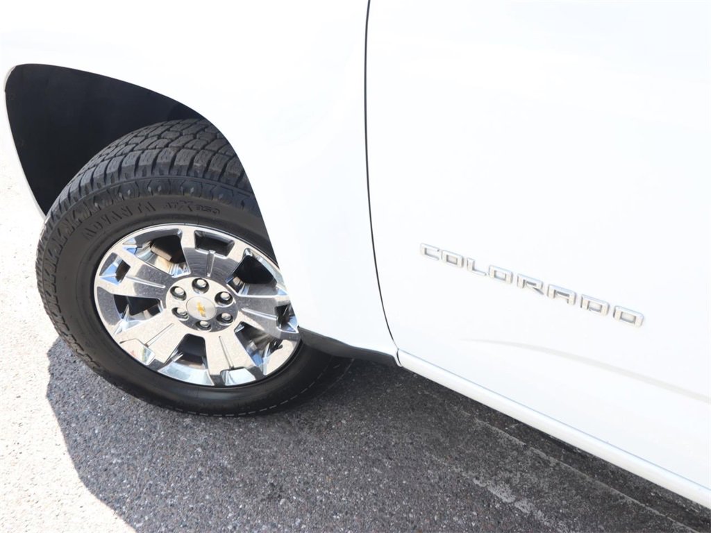 2022 Chevrolet Colorado LT photo 3