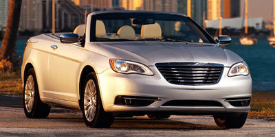 2011 Chrysler 200 Limited Convertible's photo
