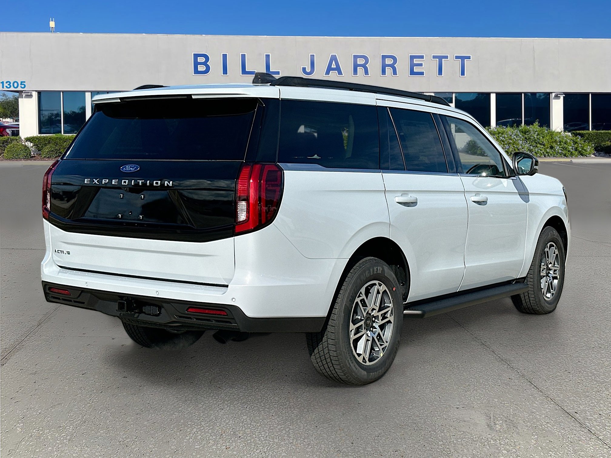 2025 Ford Expedition photo 4