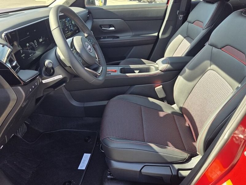 2026 Nissan KICKS SR - Photo 9