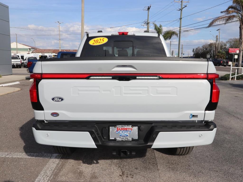 2025 Ford F-150 Lightning Lariat - Photo 13