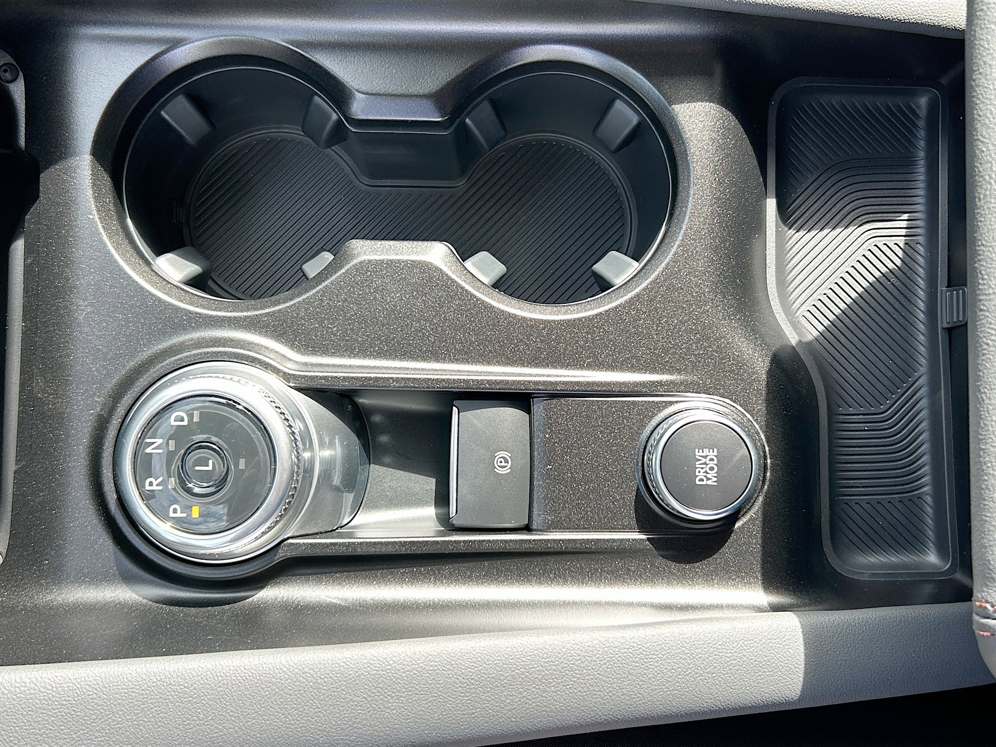 2025 Ford Explorer photo 11