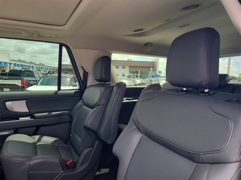 2025 Ford Expedition MAX photo 9
