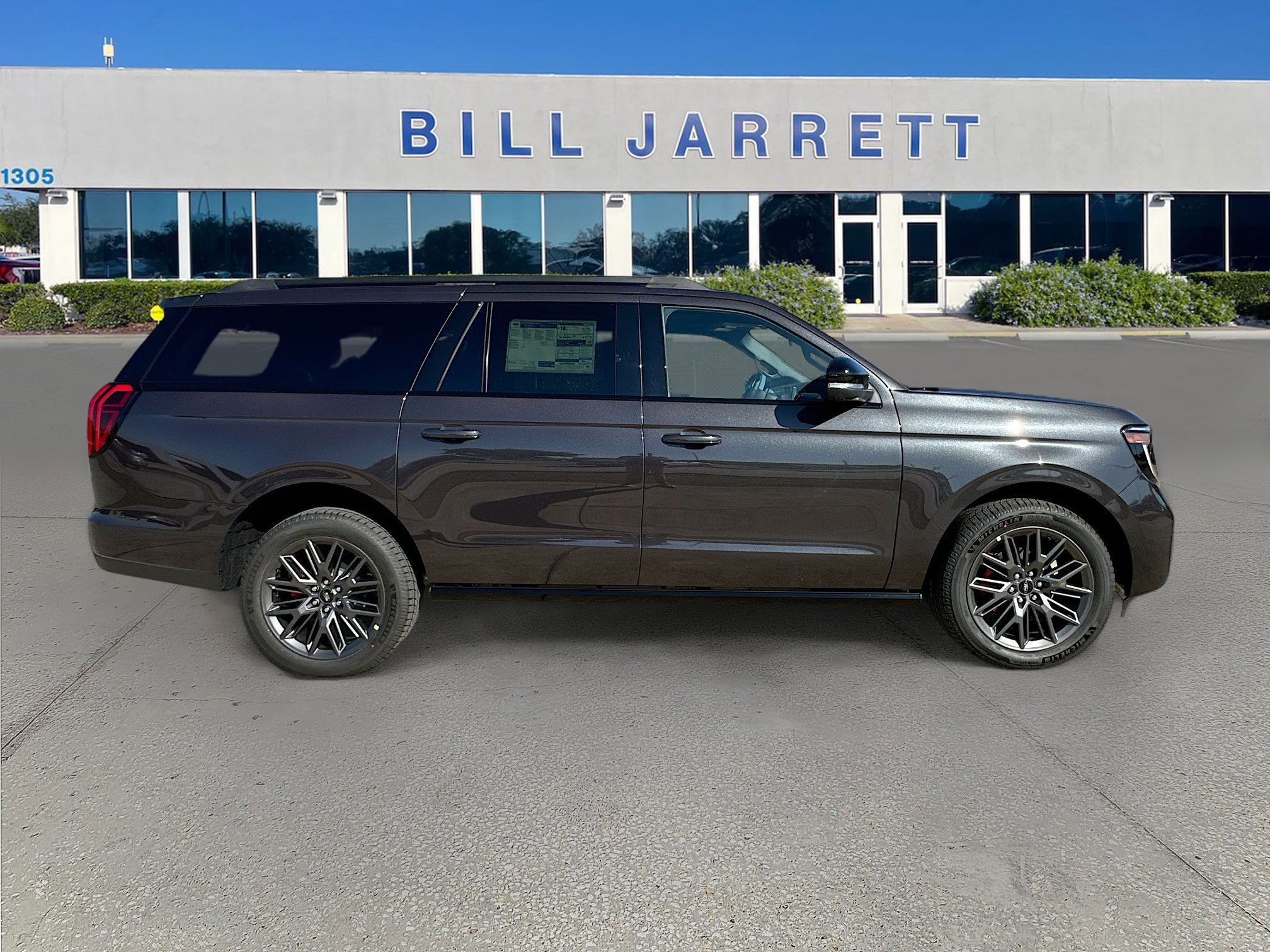 2025 Ford Expedition MAX Platinum photo 3