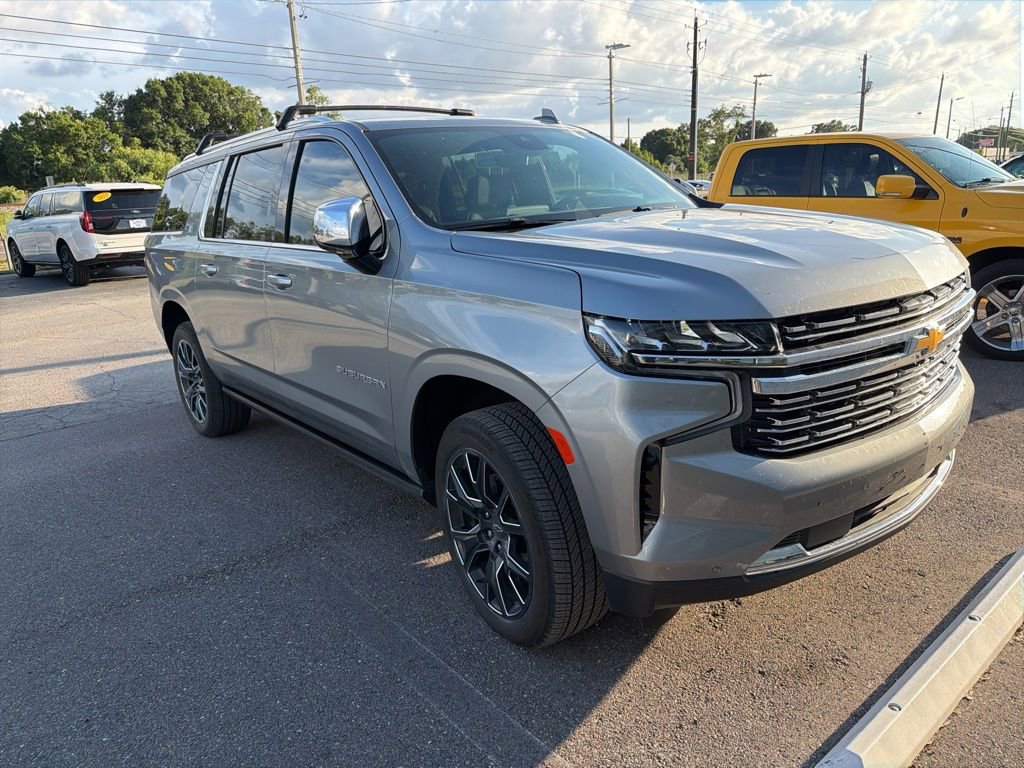 2024 Chevrolet Suburban 4WD 1500 Premier's photo