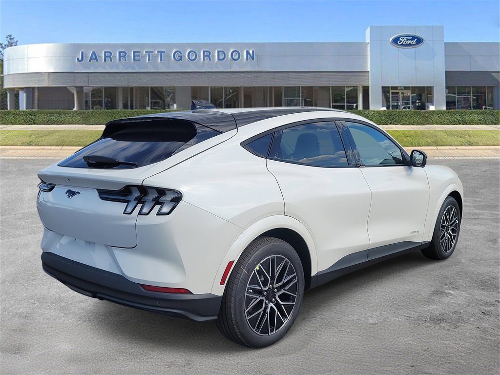 2025 Ford Mustang Mach-E Premium photo 4