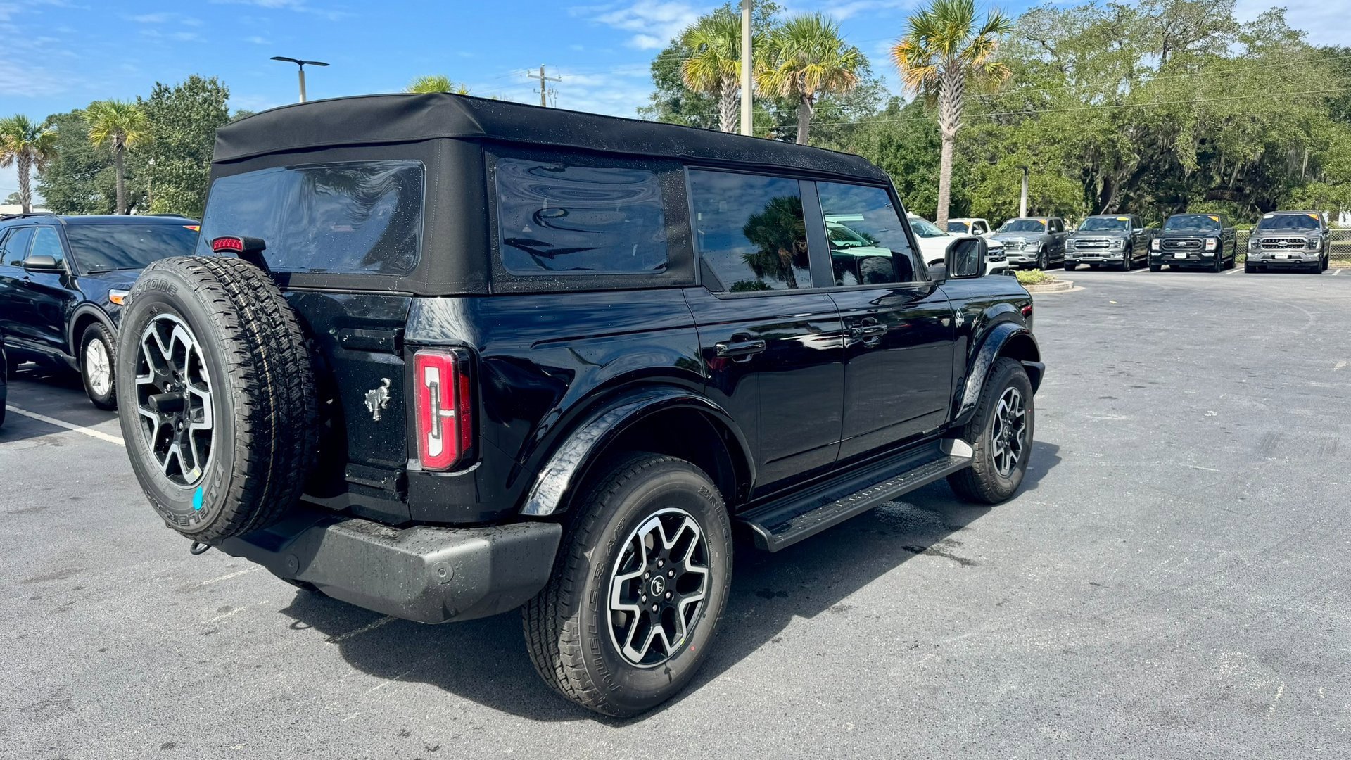 2025 Ford Bronco Outer Banks photo 5