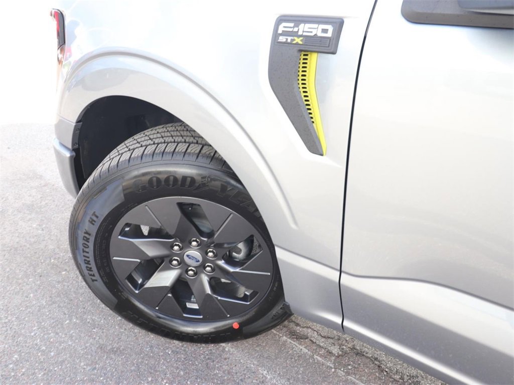 2025 Ford F-150 STX photo 4