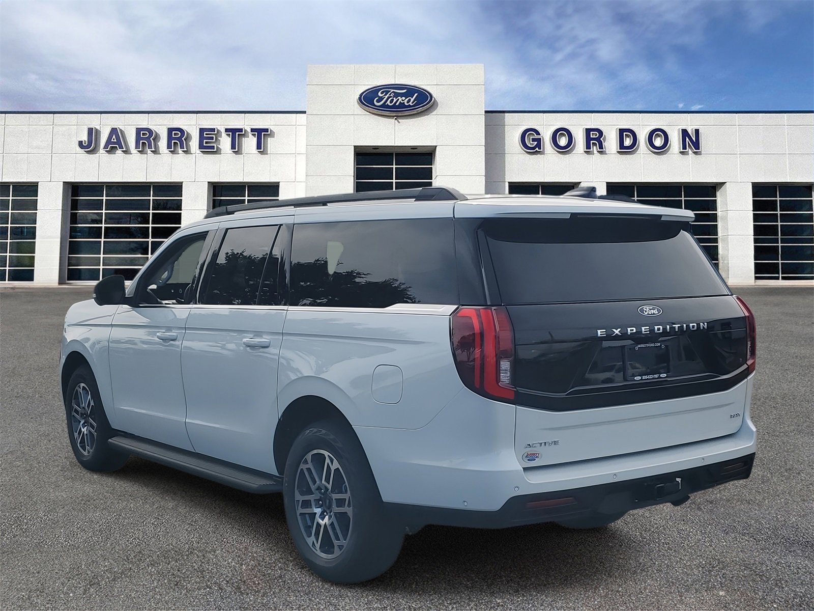 2025 Ford Expedition MAX photo 3