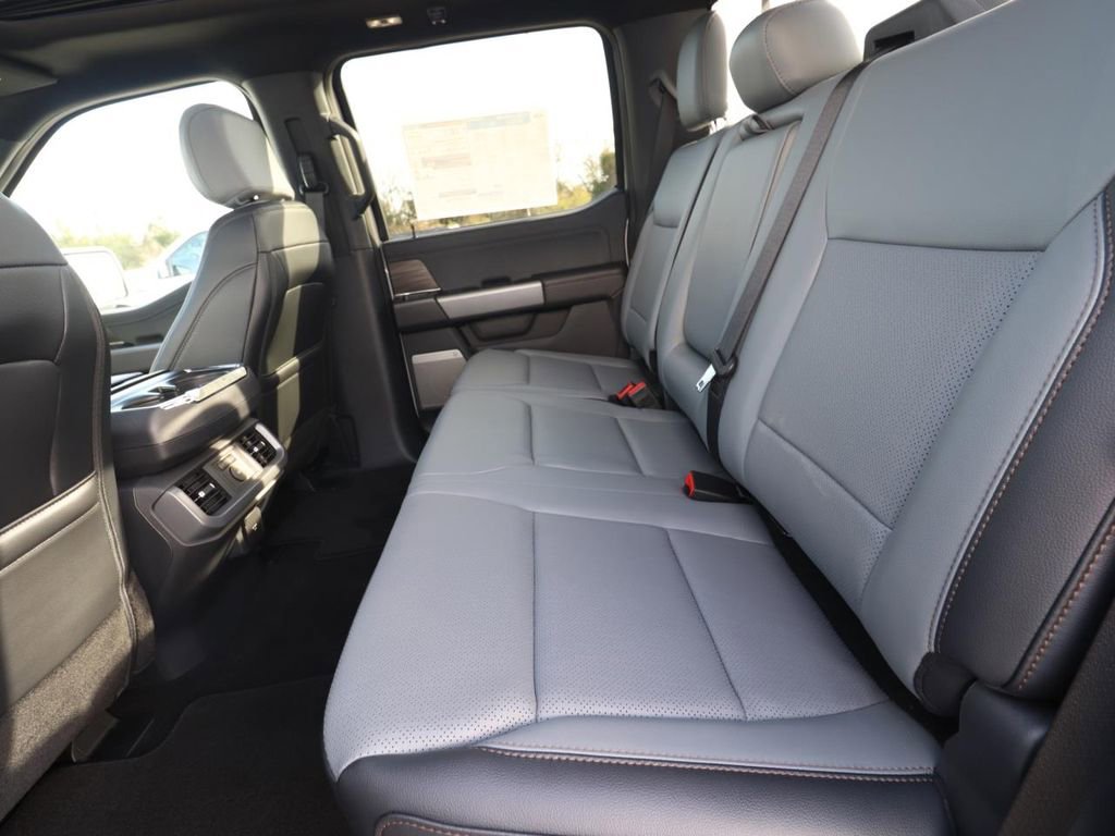 2025 Ford F-150 Lightning Lariat - Photo 12