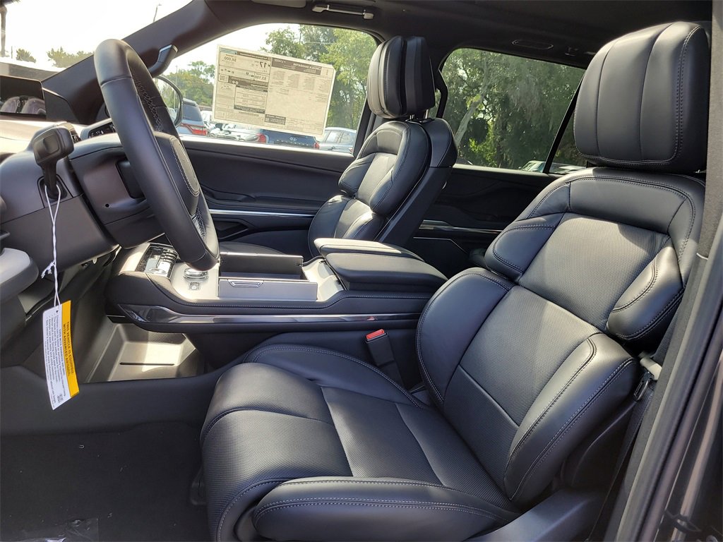 2025 Lincoln Navigator Reserve photo 18