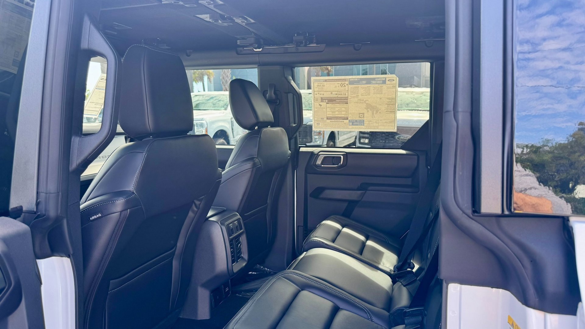 2025 Ford Bronco Outer Banks photo 14