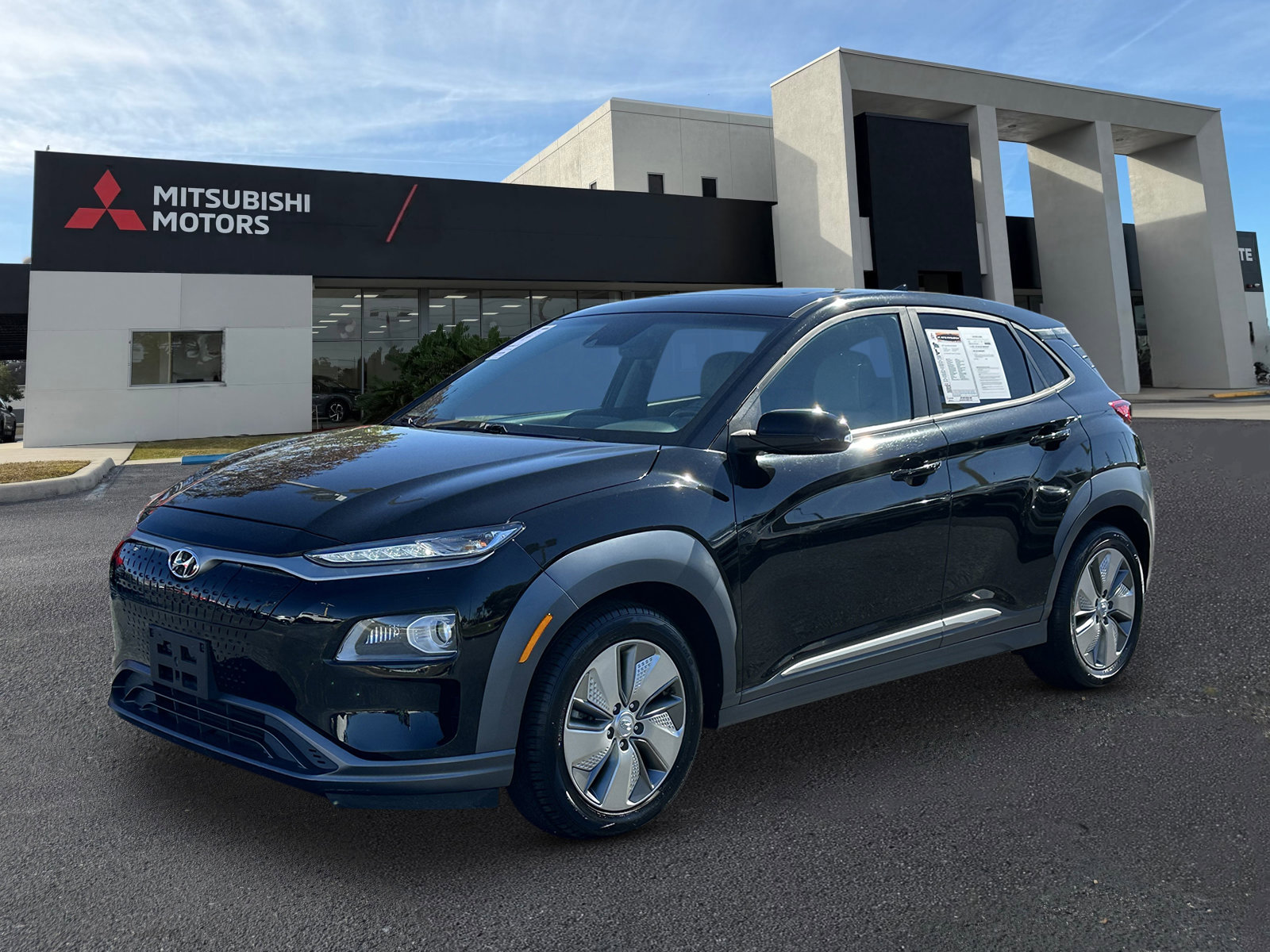 Used 2021 Hyundai Kona EV Limited with VIN KM8K33AG9MU135033 for sale in Seminole, FL