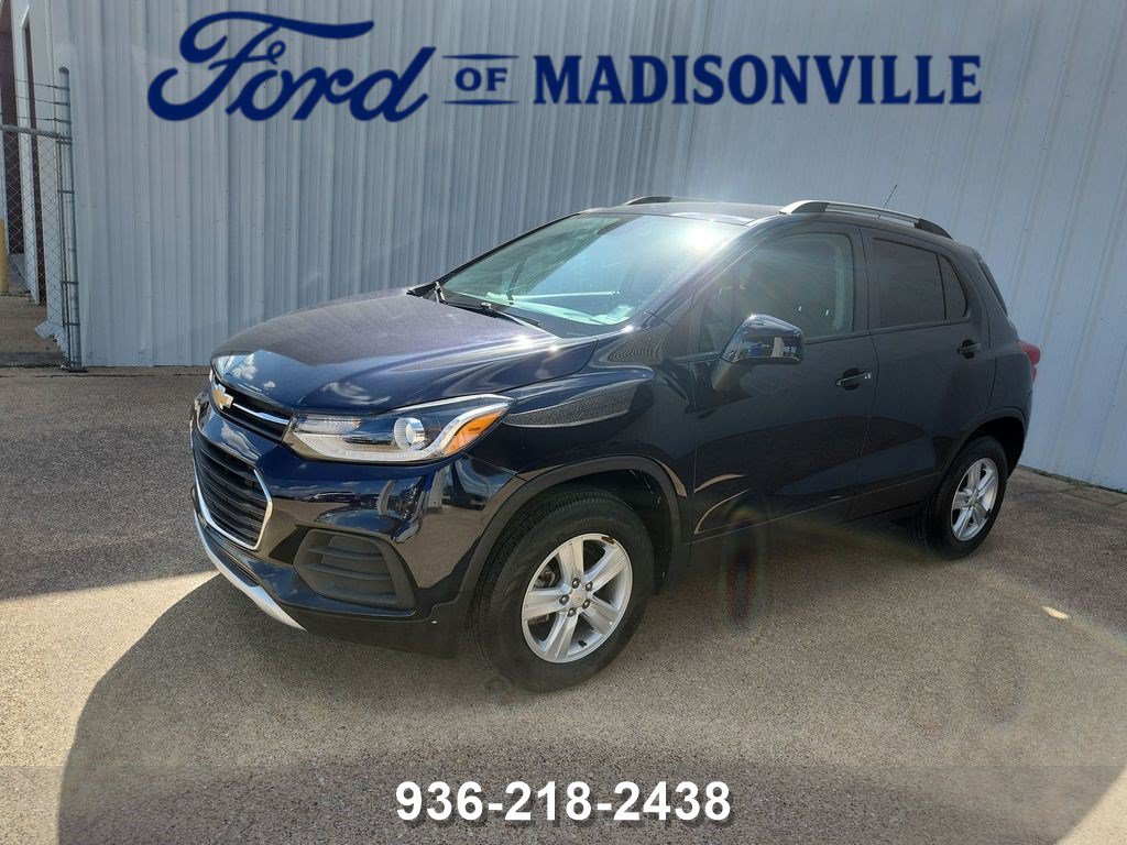 Used 2022 Chevrolet Trax LT with VIN KL7CJPSM7NB567298 for sale in Madisonville, TX