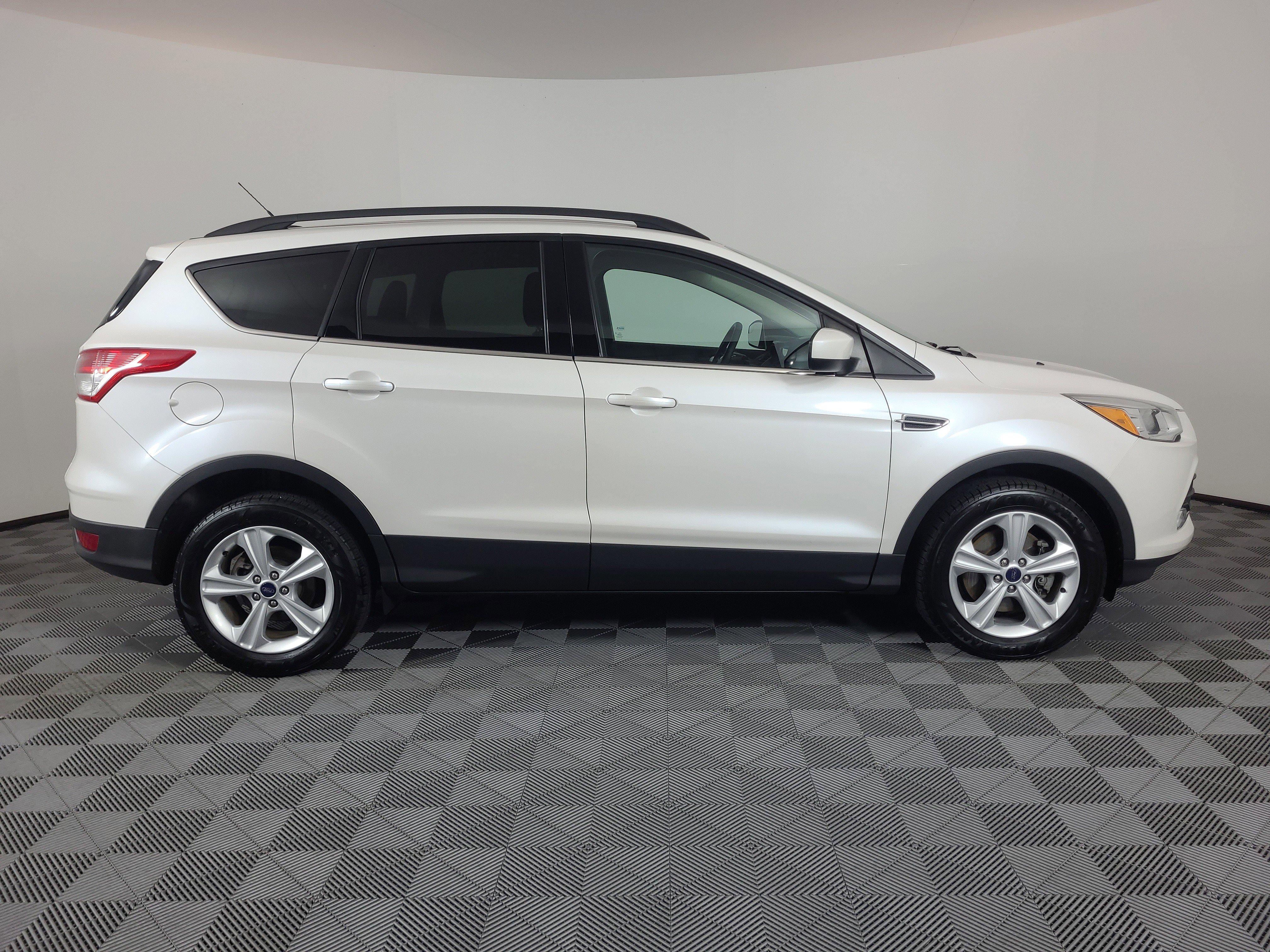 Used 2016 Ford Escape SE with VIN 1FMCU9G98GUA29447 for sale in Brighton, CO