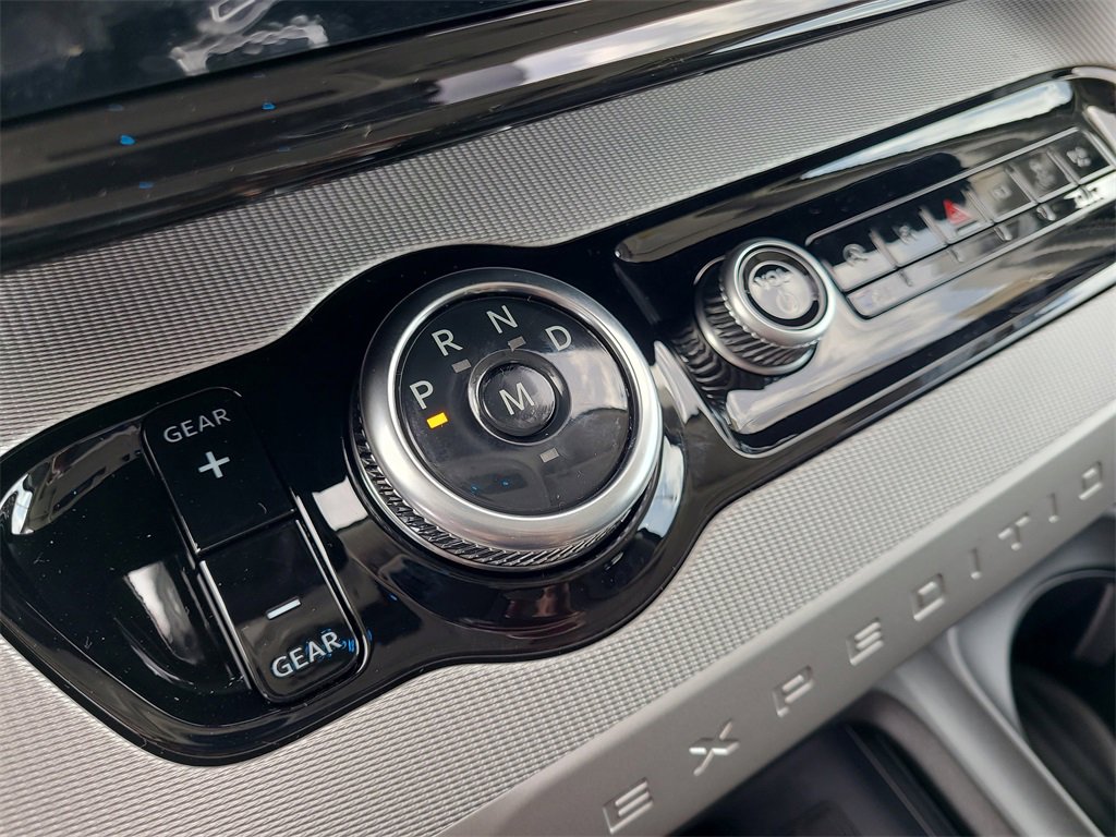 2025 Ford Expedition MAX photo 27