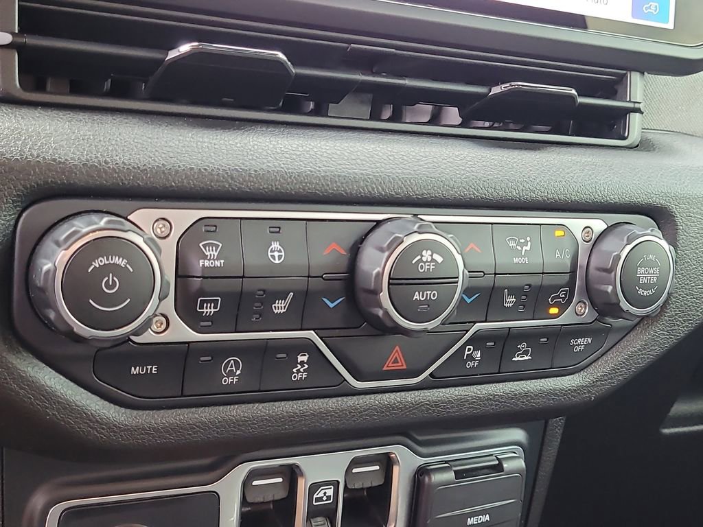 2024 Jeep Wrangler Sport S photo 19
