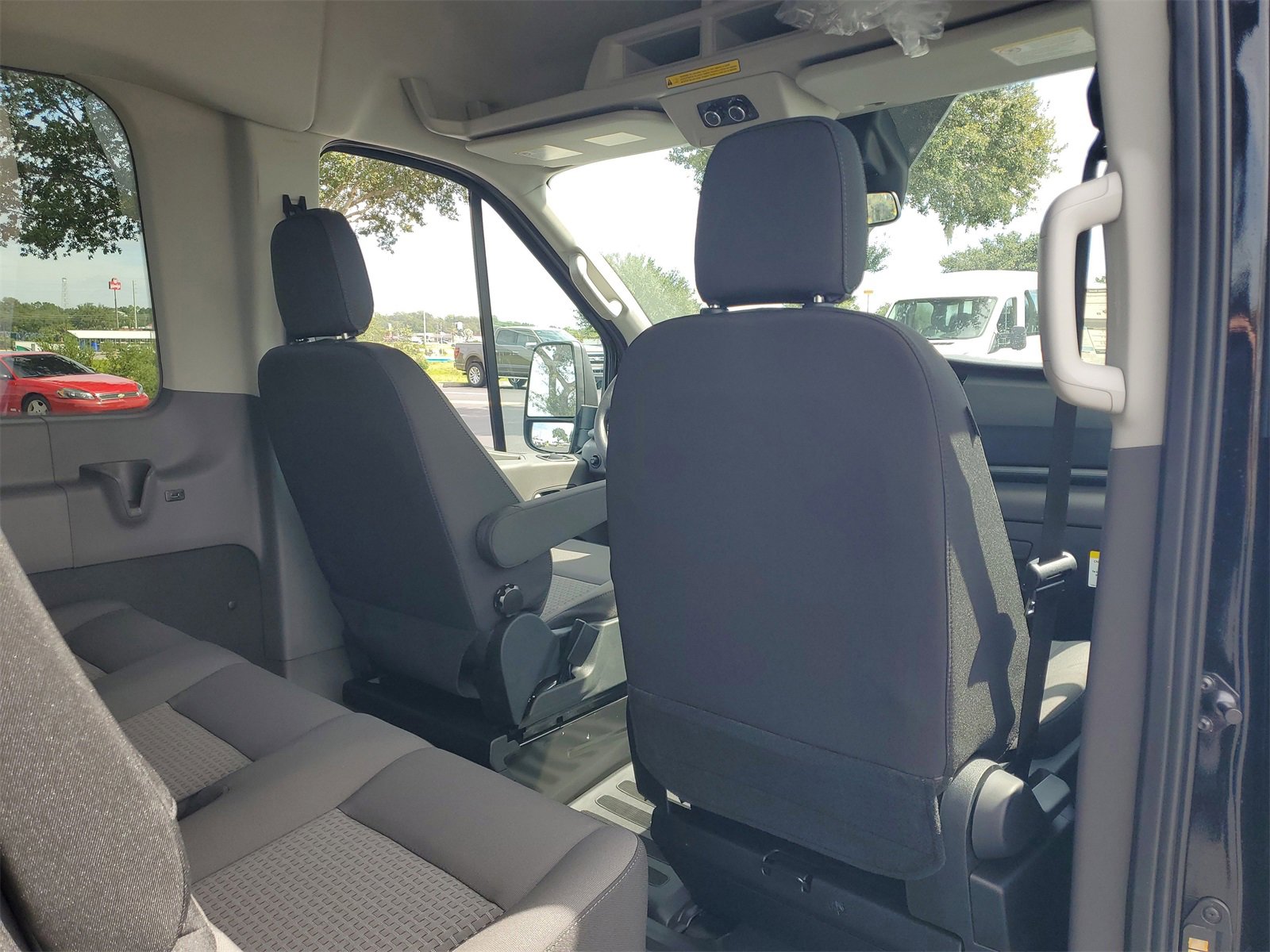 2025 Ford Transit Passenger XLT photo 4