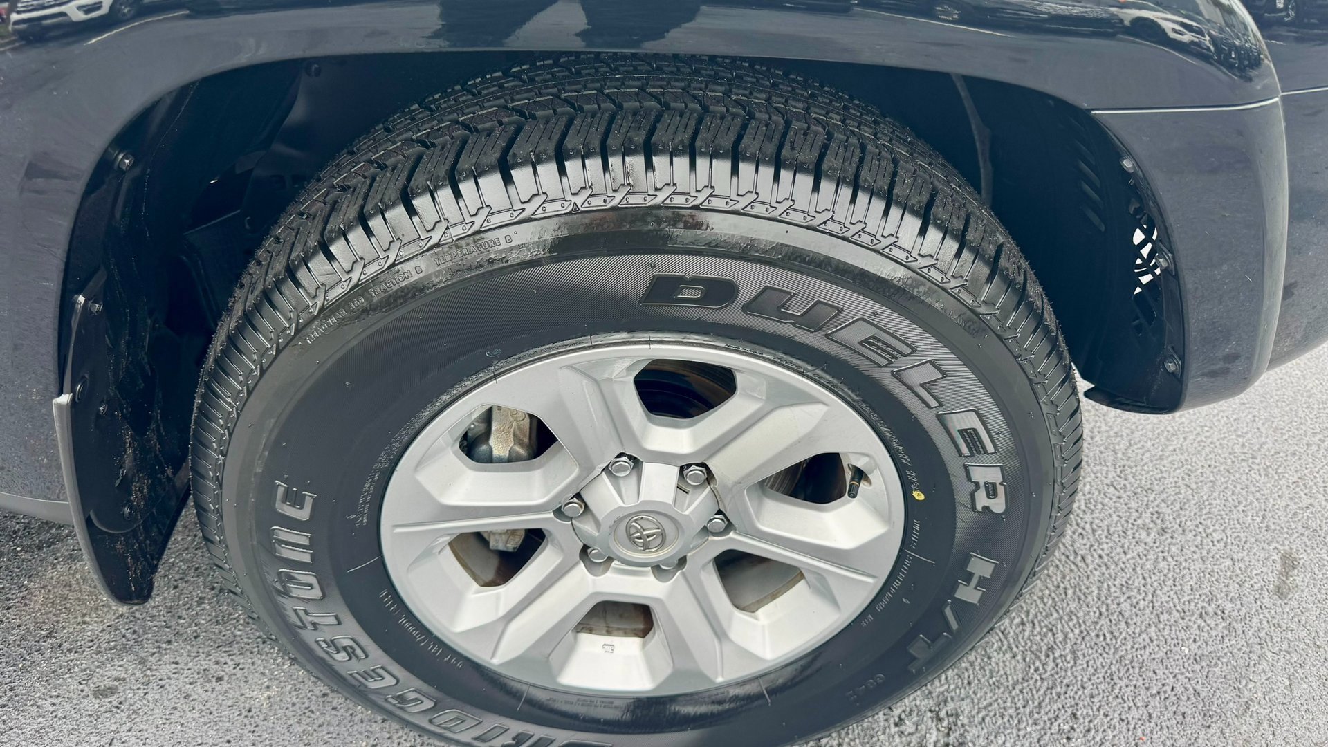 2024 Toyota 4Runner SR5 photo 4