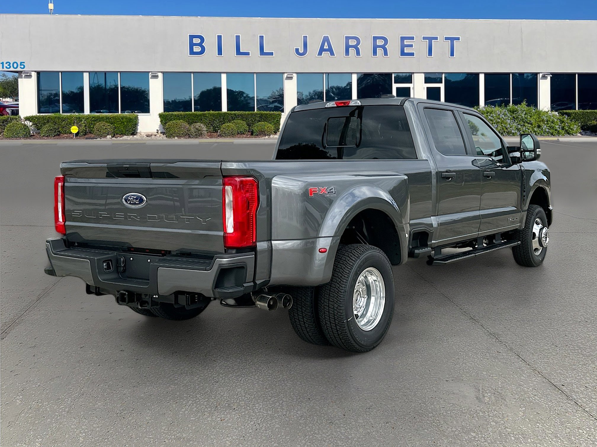 2026 Ford F-350 photo 4