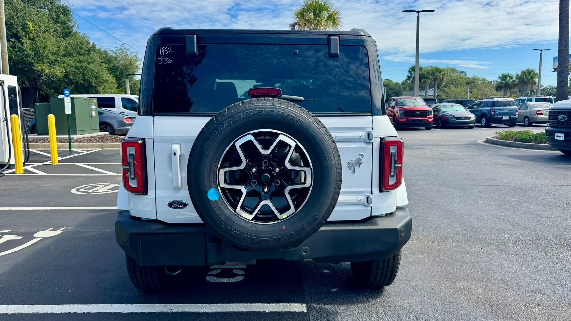 2025 Ford Bronco Outer Banks photo 8