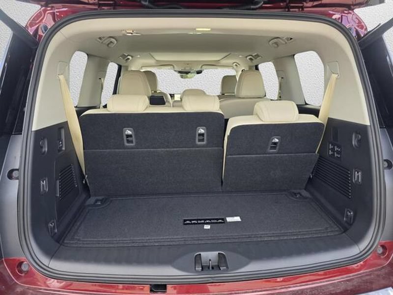2026 Nissan Armada Platinum - Photo 14