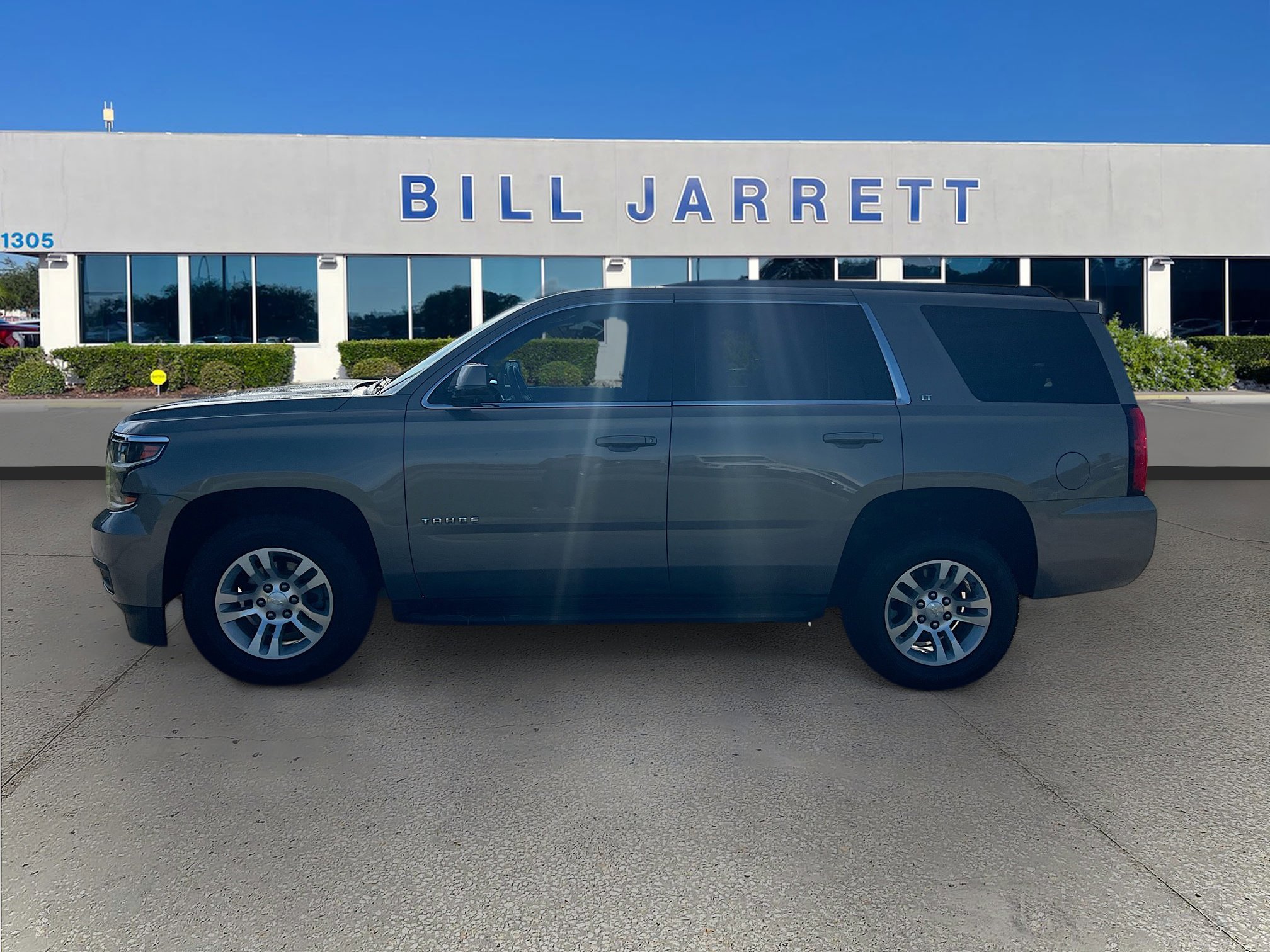 2019 Chevrolet Tahoe LT photo 4