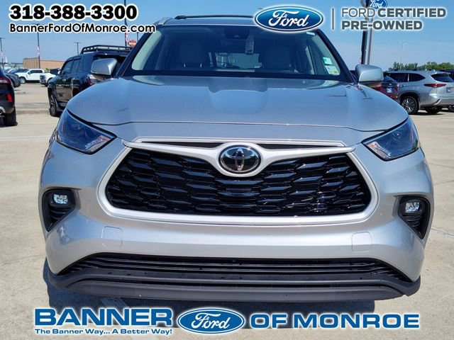 2024 Toyota Highlander LE photo 9