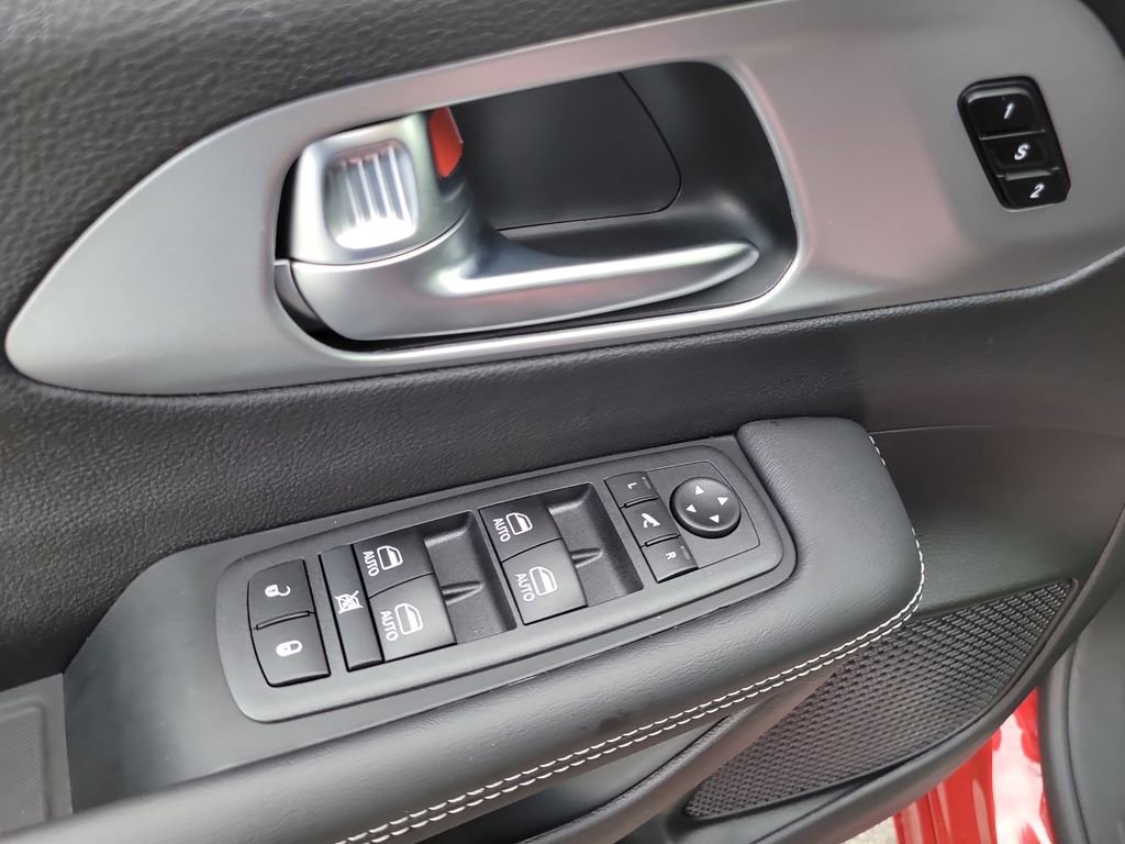 2026 Chrysler Pacifica Limited photo 22