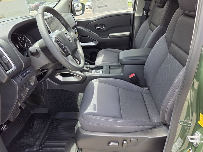 2026 Nissan Frontier SV - Photo 9